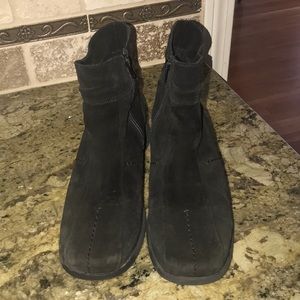 La Canadienne Suede All Weather Ankle Boots 9 /8.5